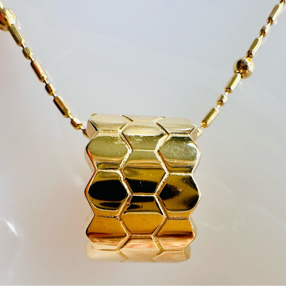 Honeycomb Barrel Pendant. 💛 Real 18(18k) Karat Solid Gold Jewelry